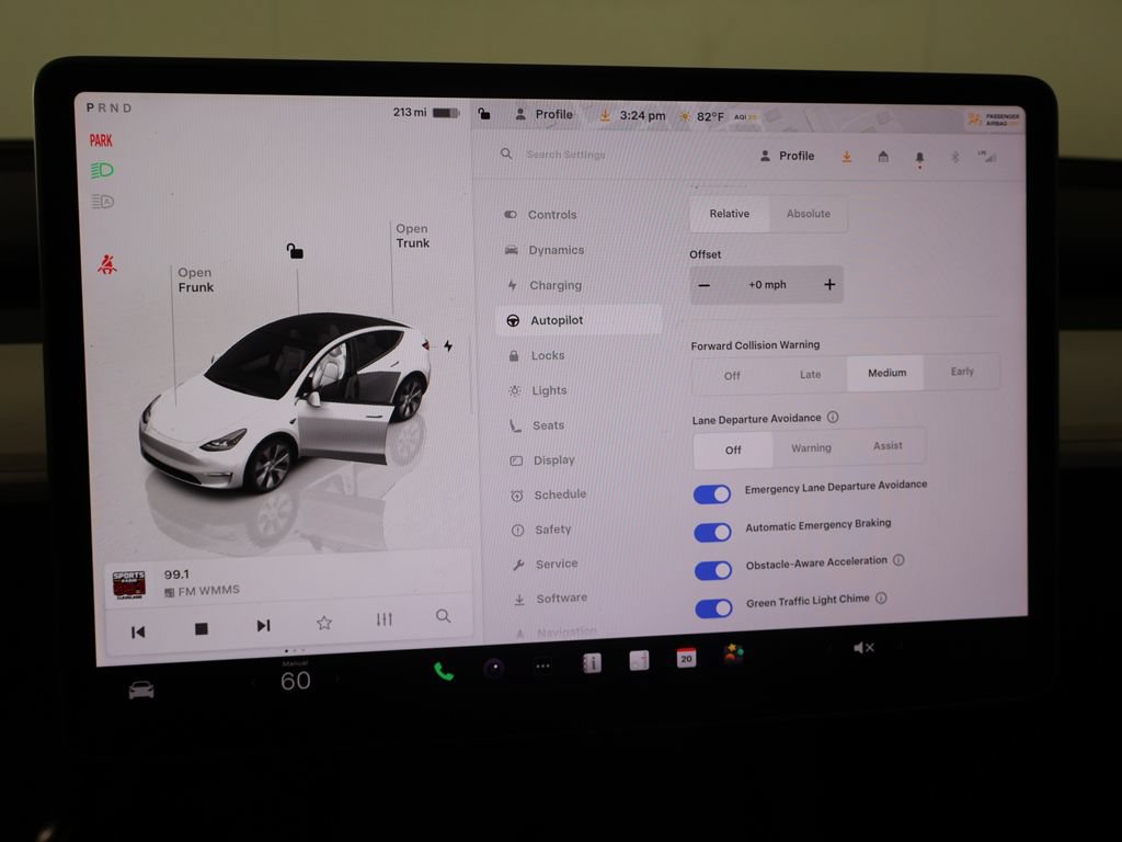 Used 2023 Tesla Model Y Long Range AWD/4WD image 48