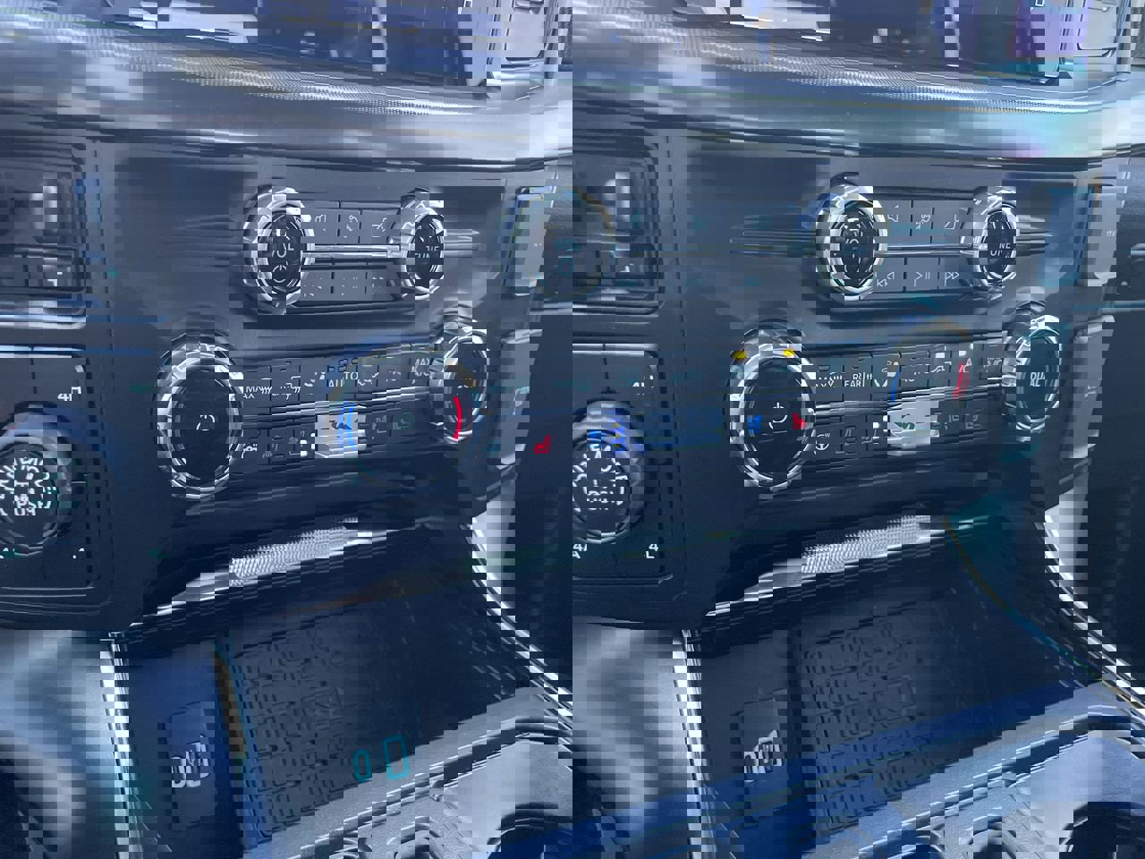 Used 2024 Ford F150 Raptor image 25