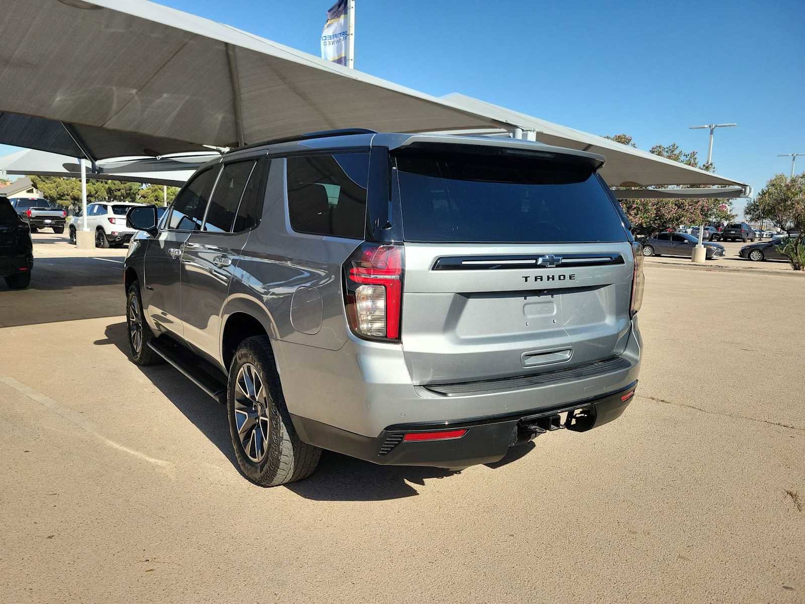 Used 2024 Chevrolet Tahoe Z71 w/ Luxury Package AWD/4WD image 6