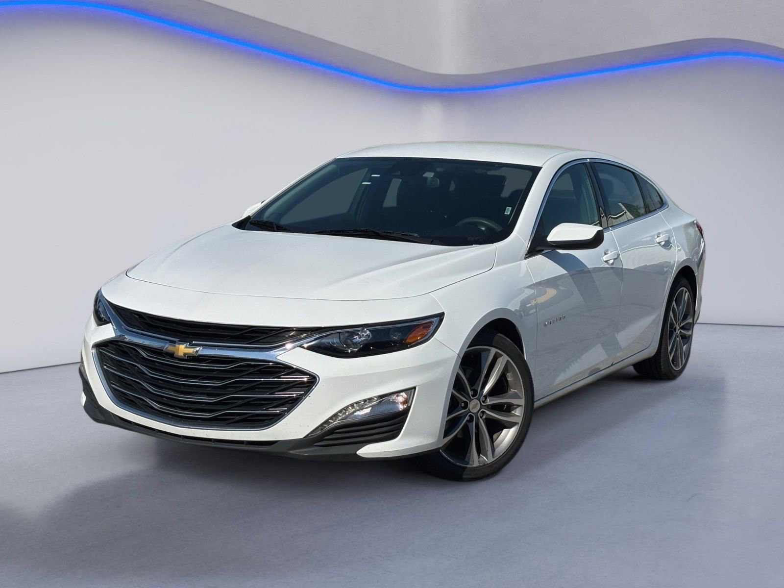 Used 2023 Chevrolet Malibu LT FWD image 2