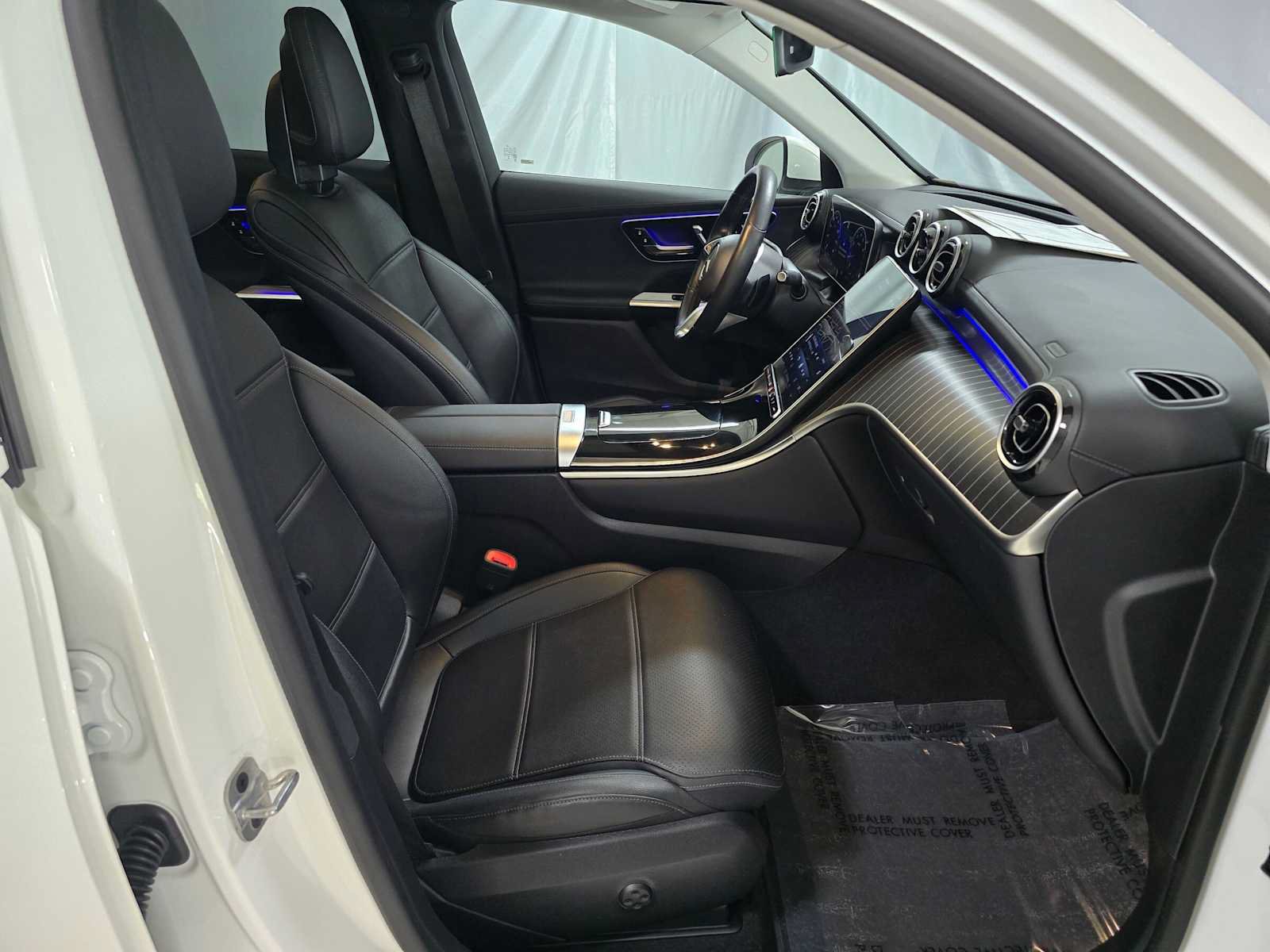 Used 2024 Mercedes-Benz GLC 300 4MATIC image 11