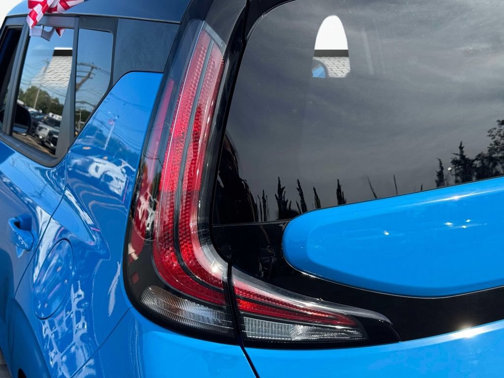 Used 2023 Kia Soul S FWD image 10