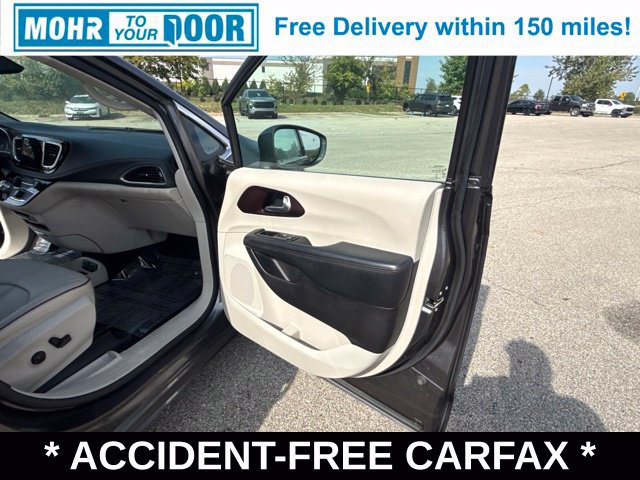 Used 2019 Chrysler Pacifica Limited FWD image 14
