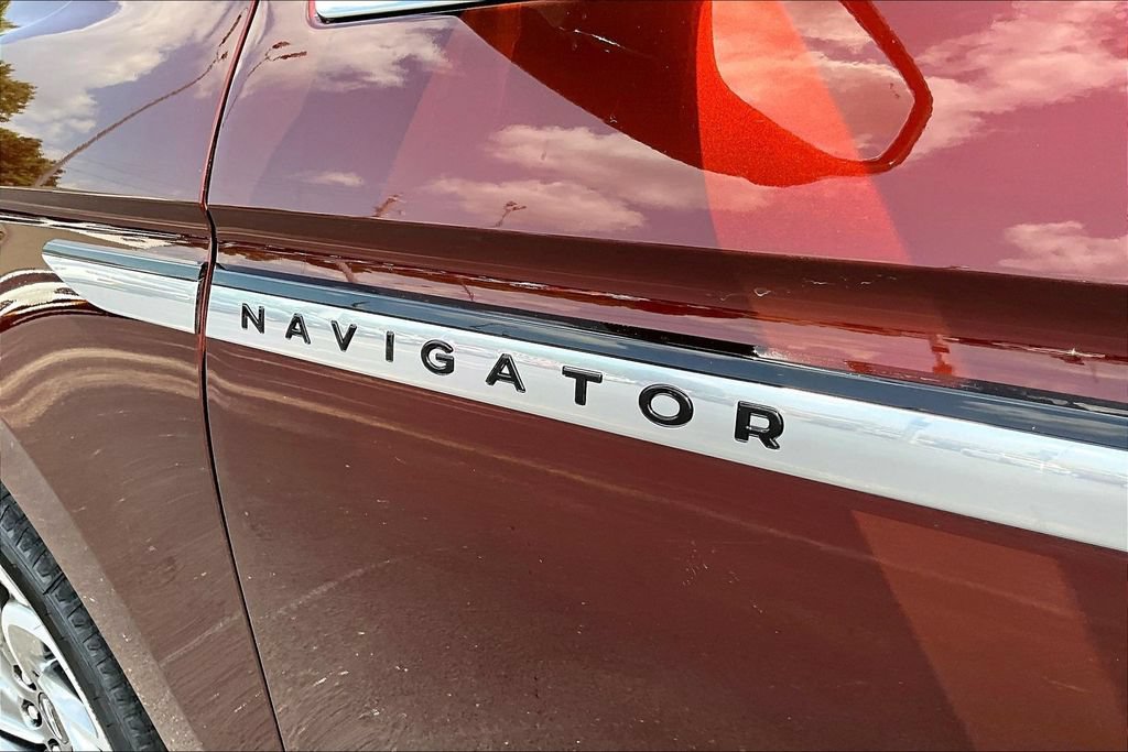 New 2027 Lincoln Navigator L Premier RWD image 9