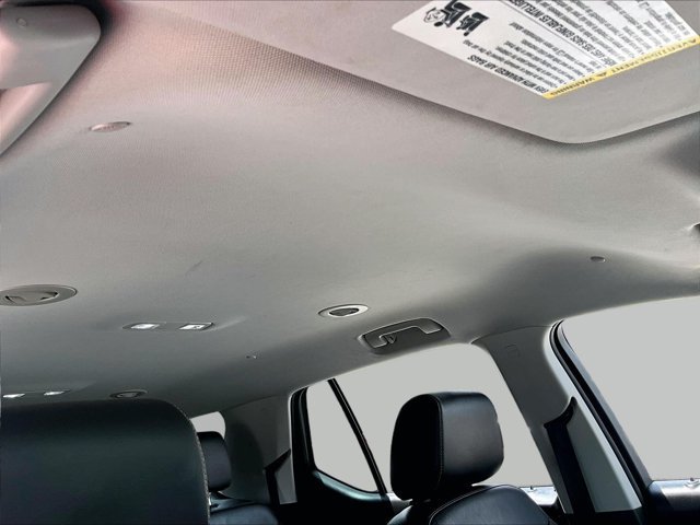 Used 2020 Chevrolet Traverse RS FWD image 17
