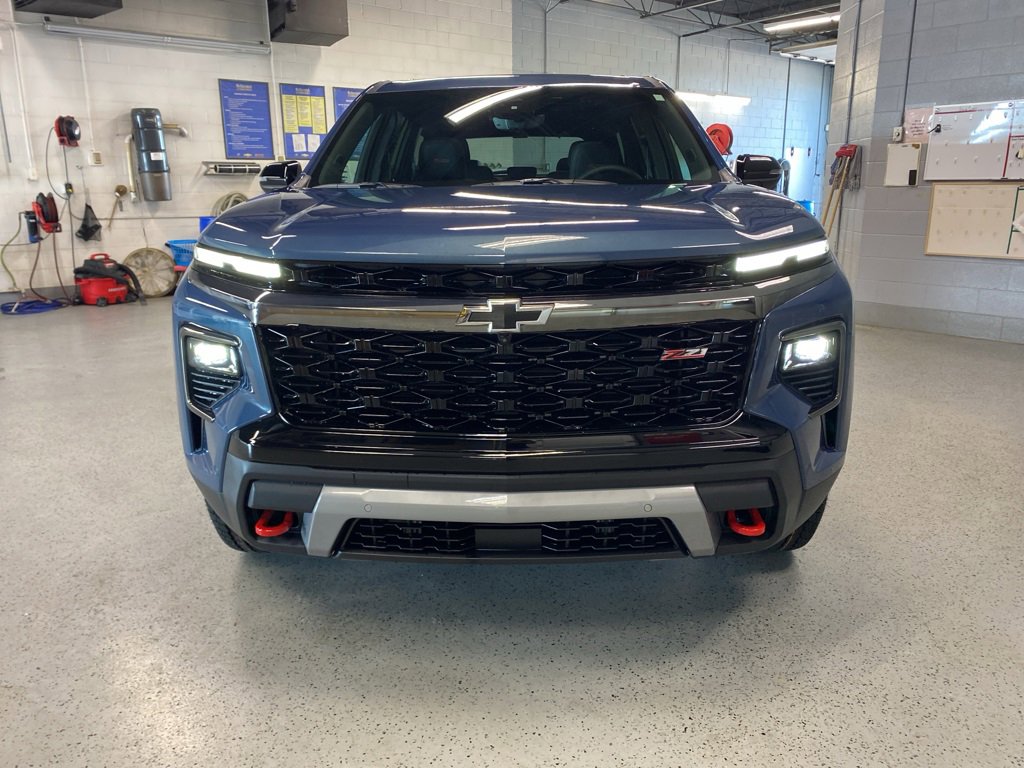 New 2026 Chevrolet Traverse Z71 w/ Enhanced Driving Package image 2