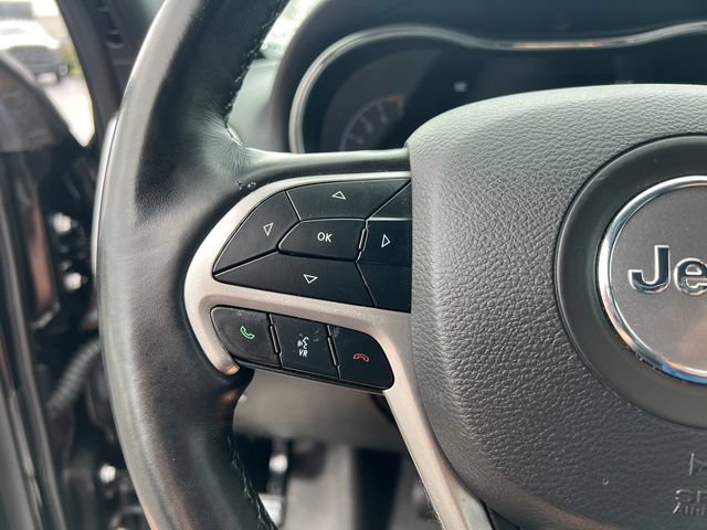 Certified 2022 Jeep Grand Cherokee Laredo X AWD/4WD image 16