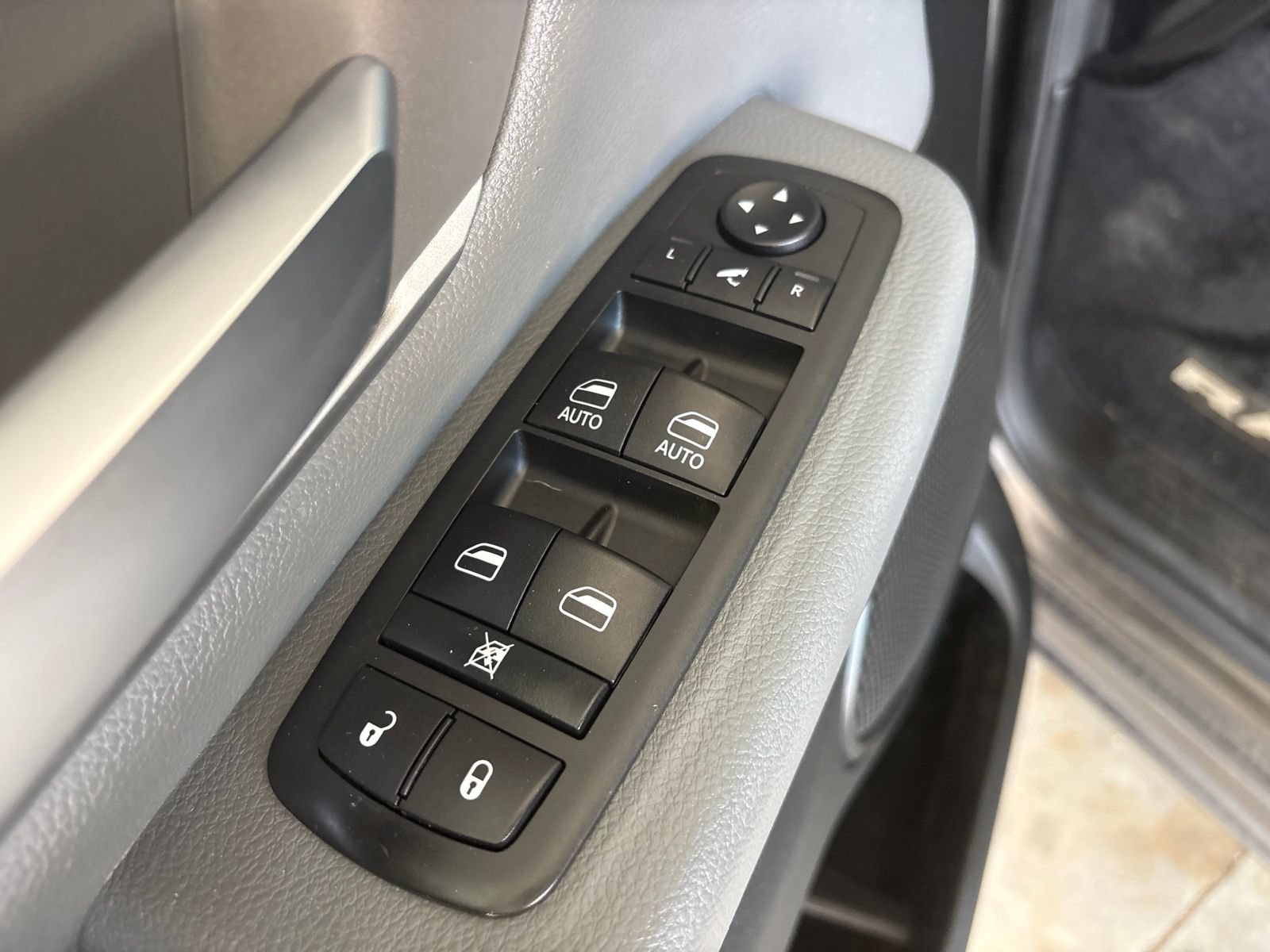 Used 2020 RAM 1500 Big Horn AWD/4WD image 10