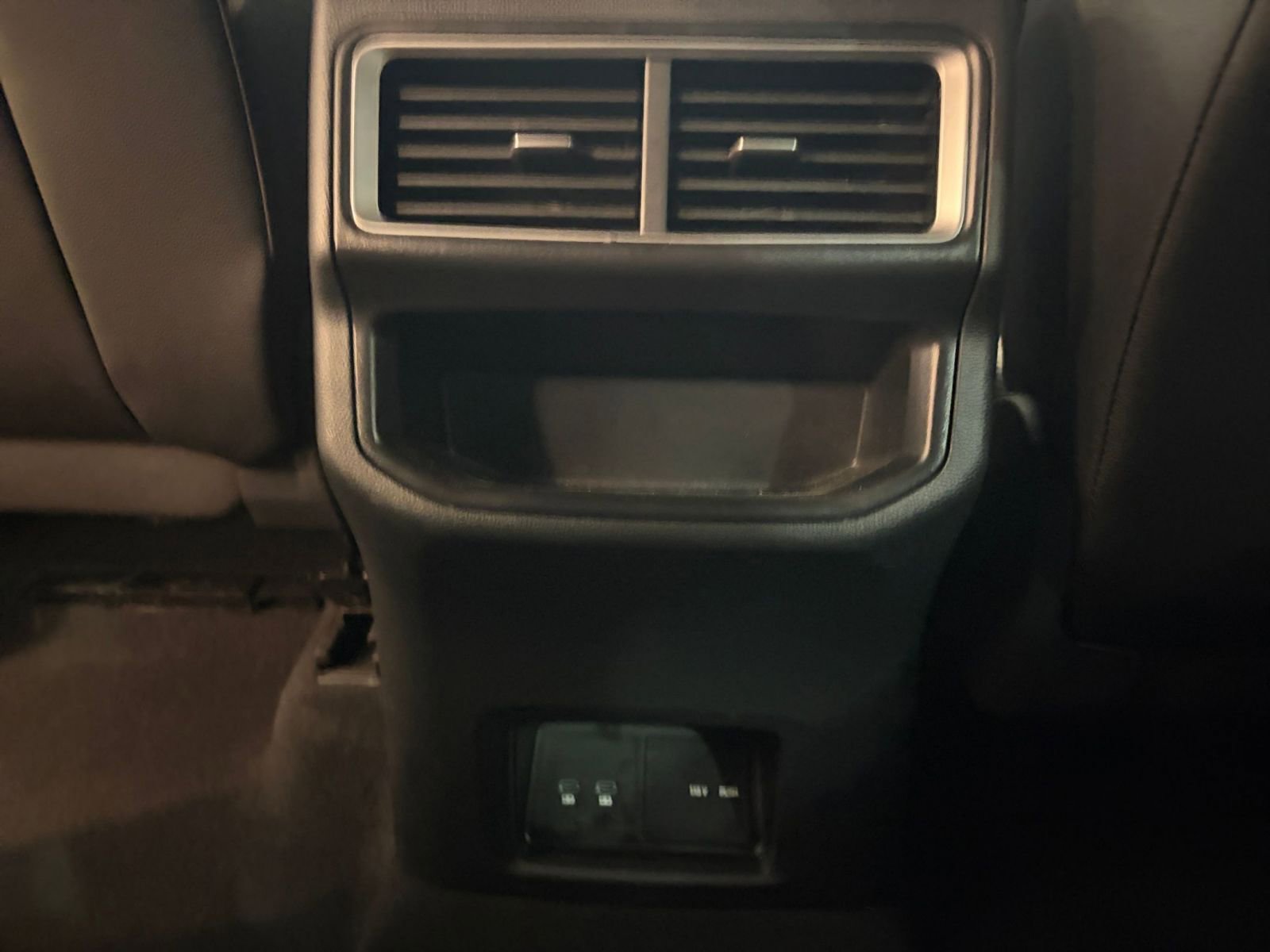 Used 2025 Volkswagen Atlas Cross Sport SE image 25