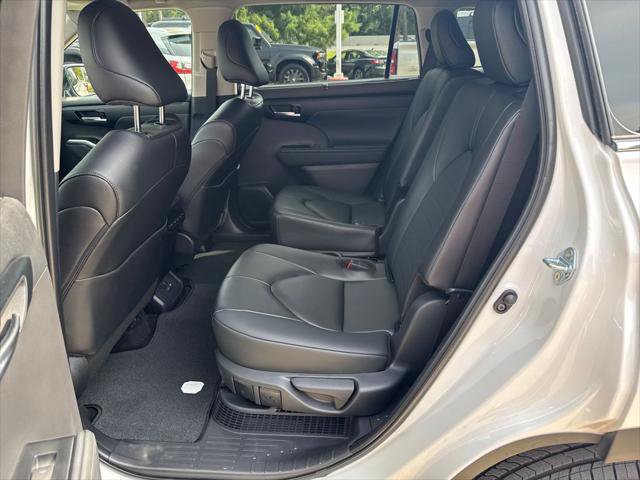 Certified 2026 Toyota Highlander XLE AWD/4WD image 19