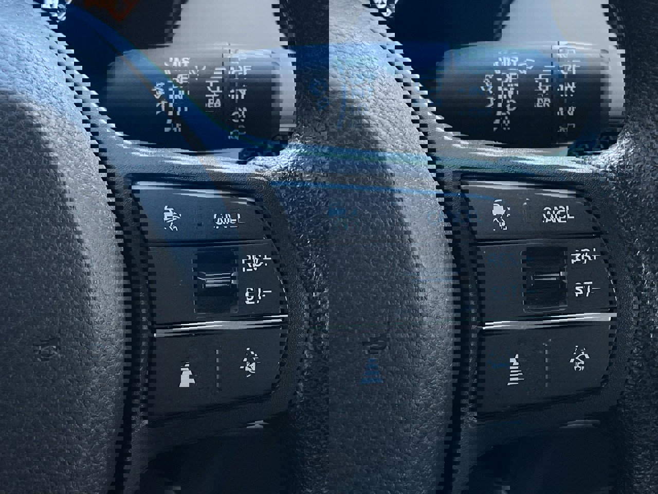 Used 2025 Honda HR-V LX image 24