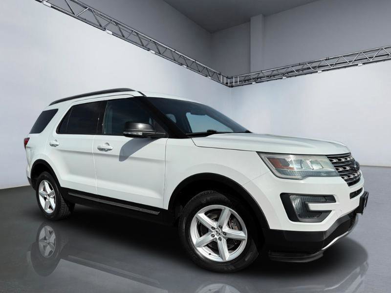 Used 2016 Ford Explorer XLT AWD/4WD image 25