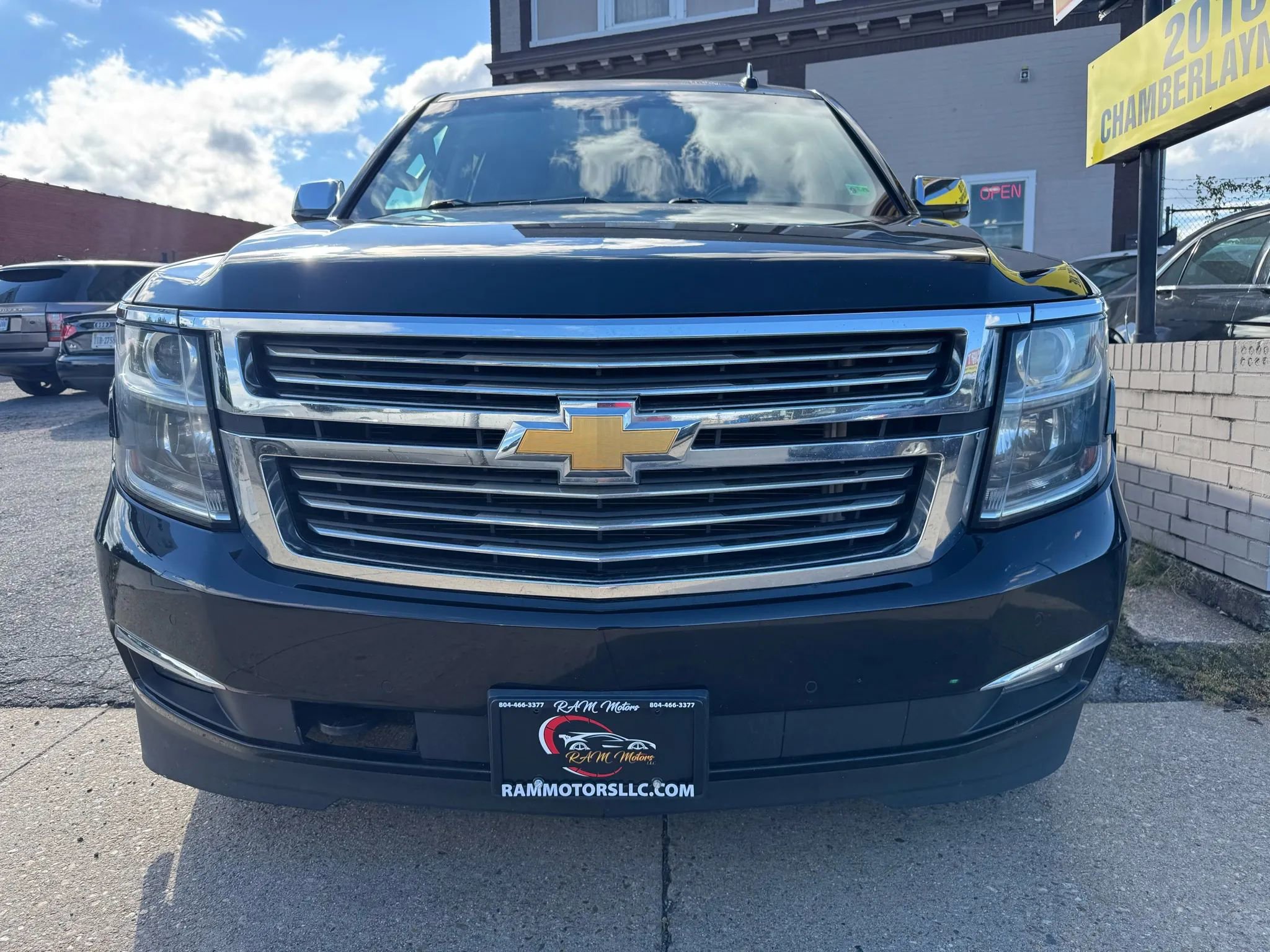 Used 2015 Chevrolet Suburban LTZ image 9