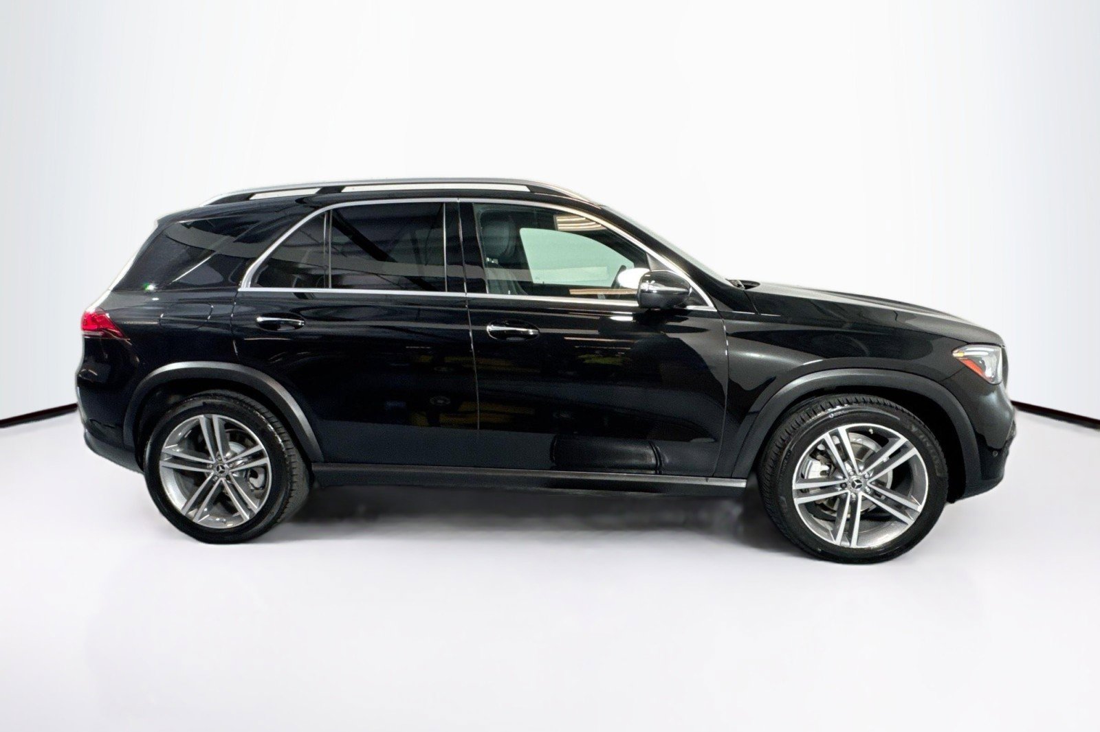 Used 2022 Mercedes-Benz GLE 350 4MATIC image 4
