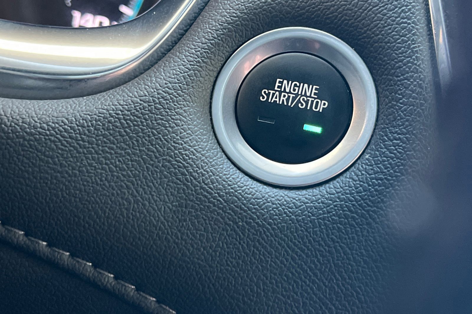 Used 2023 Chevrolet Traverse LT image 23