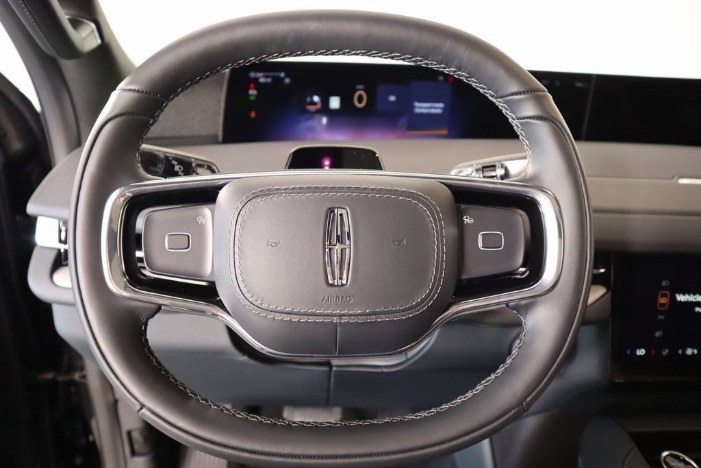 New 2025 Lincoln Navigator Reserve w/ Jet Appearance Package image 3