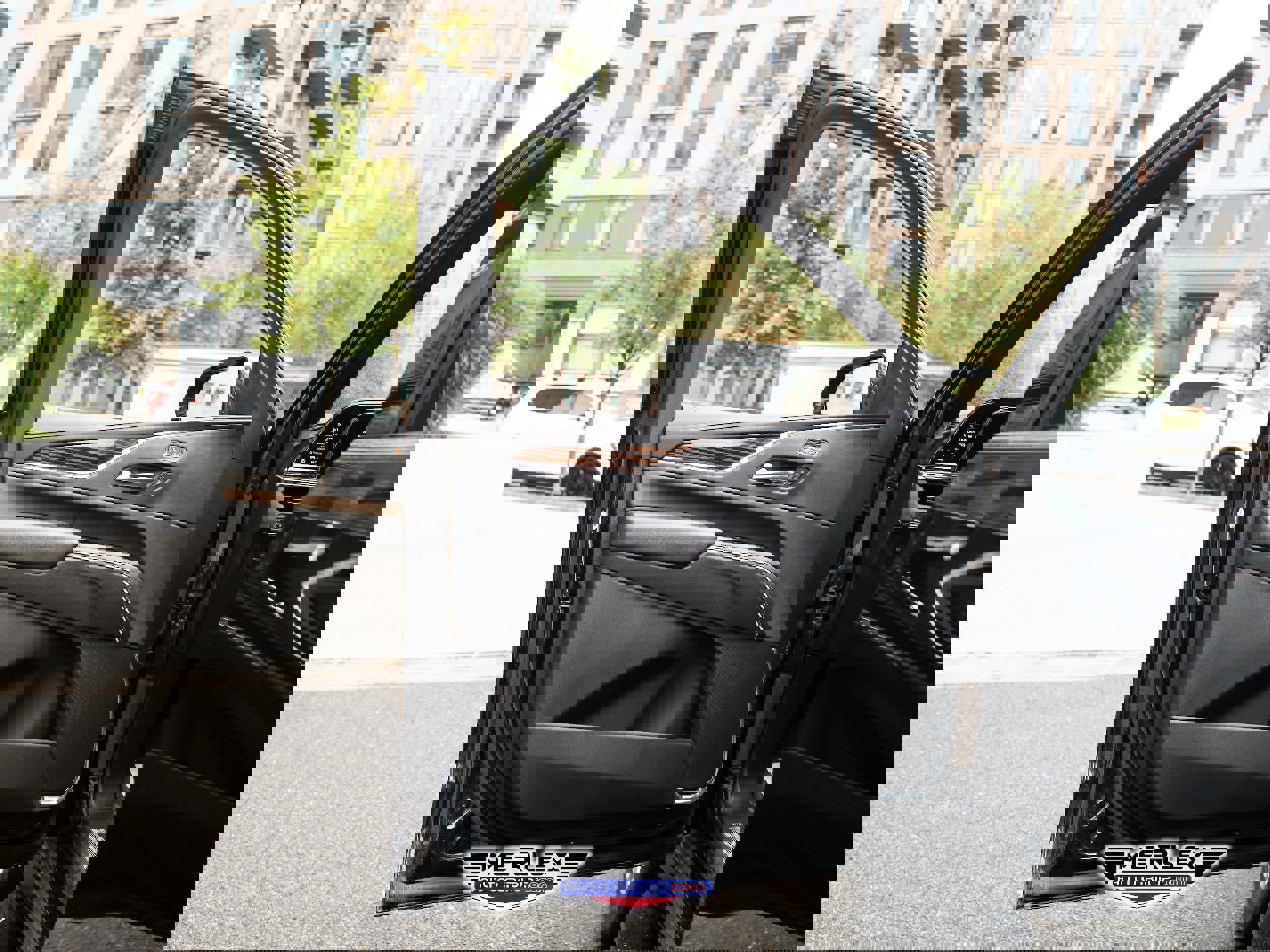 Used 2022 Cadillac Escalade ESV Premium Luxury image 46