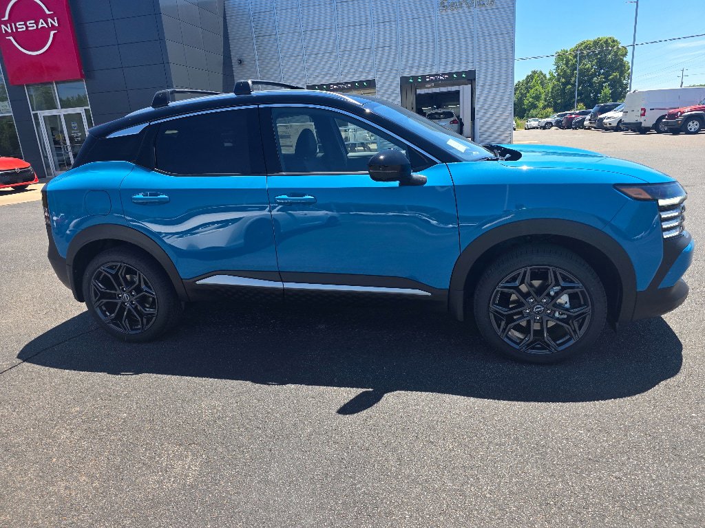 New 2026 Nissan Kicks SR w/ Cold Weather Package AWD/4WD image 2