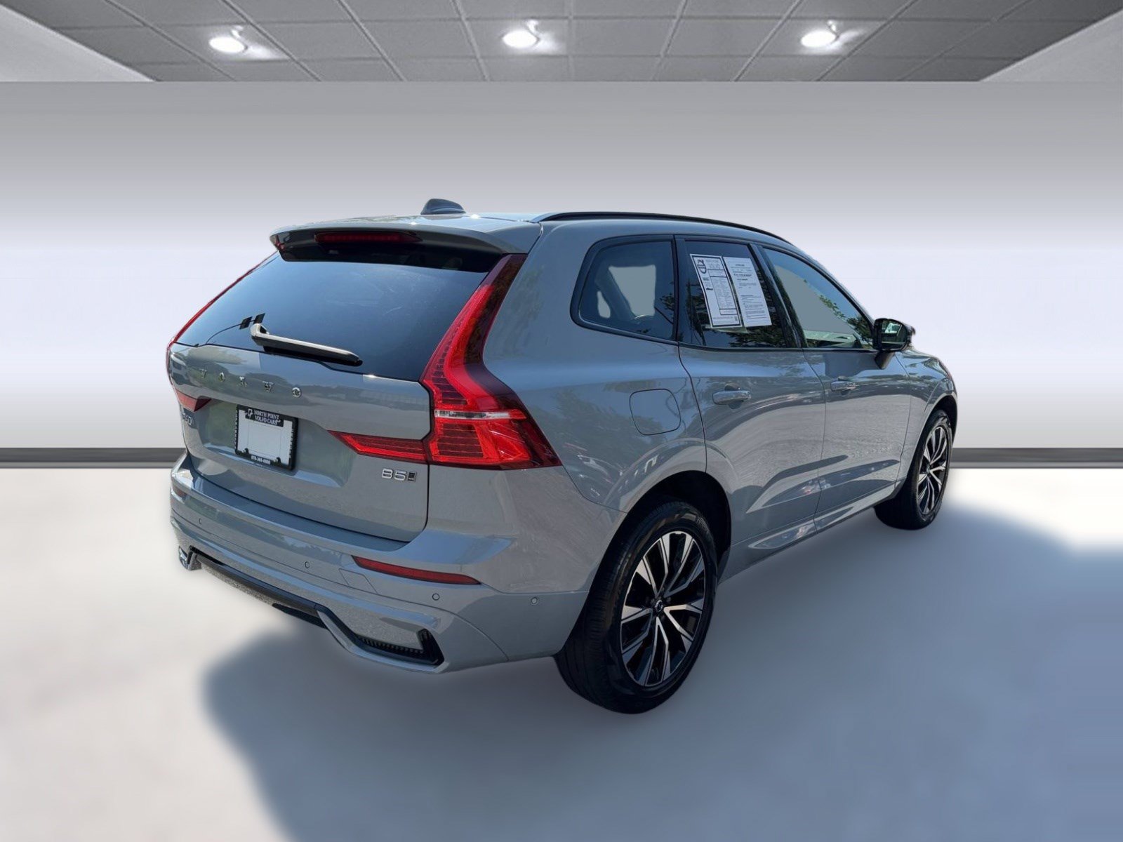 Certified 2024 Volvo XC60 B5 Plus w/ Climate Package AWD/4WD image 9