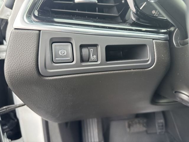 Certified 2023 Cadillac XT6 Premium Luxury image 18