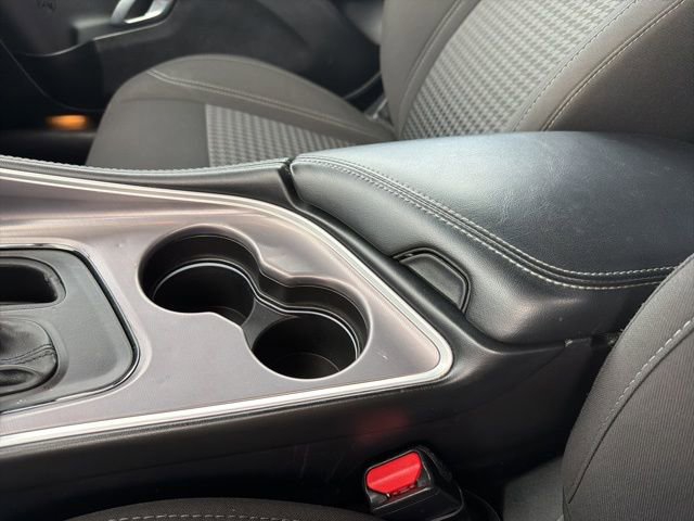 Used 2022 Dodge Challenger SXT image 19
