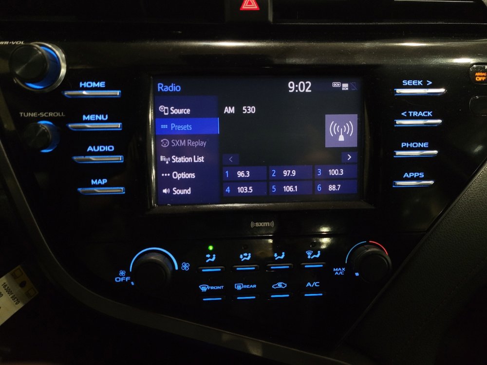 Used 2020 Toyota Camry LE image 25