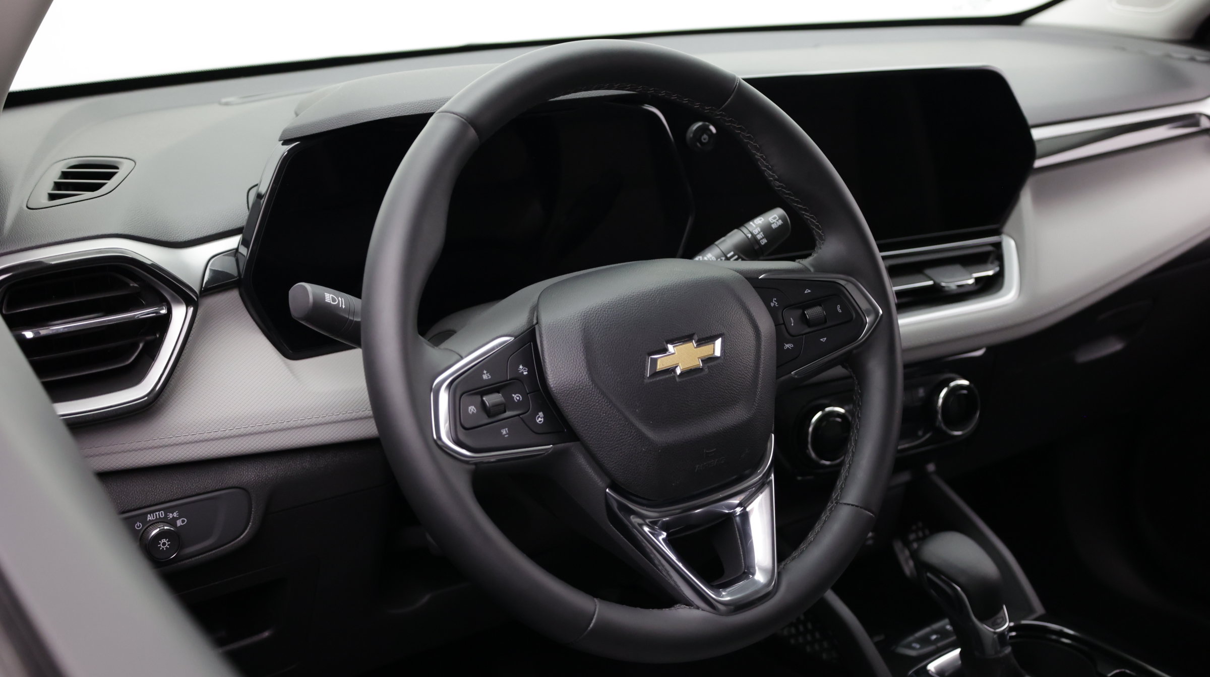 Used 2026 Chevrolet TrailBlazer LT w/ Convenience Package AWD/4WD image 9
