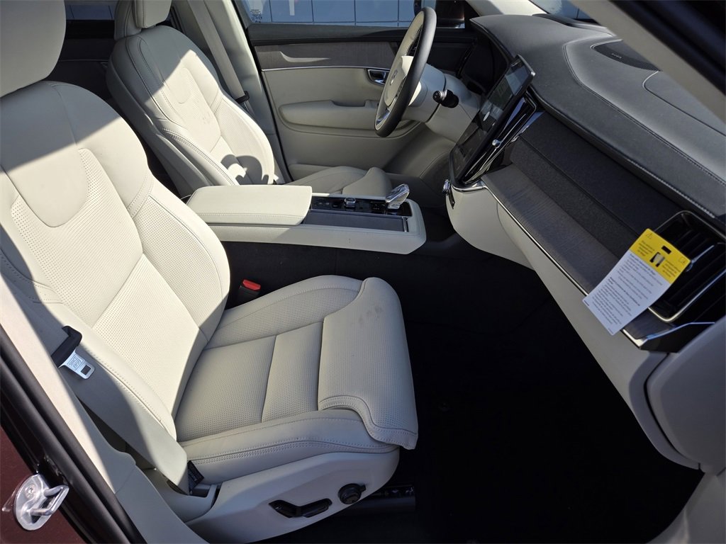 New 2025 Volvo XC90 B6 Ultra w/ Protection Package Premier image 20
