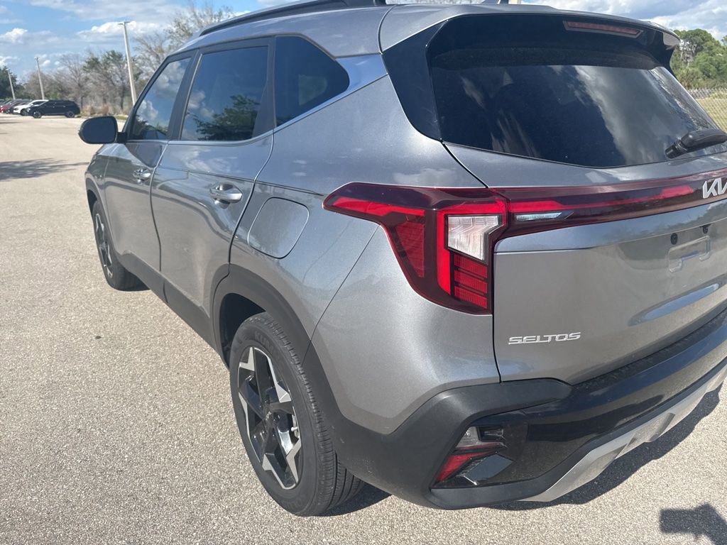 Certified 2024 Kia Seltos EX AWD/4WD image 12