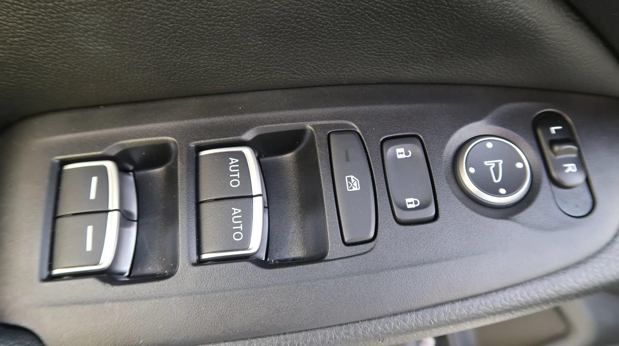 Used 2021 Honda Accord EX-L image 25