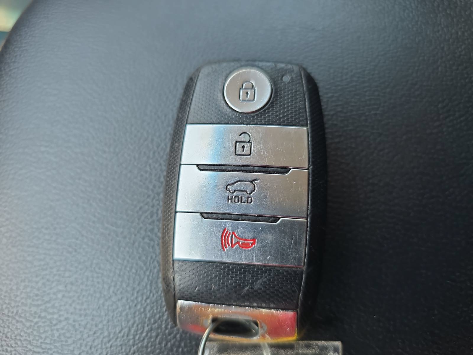 Used 2020 Kia Sorento S FWD image 33