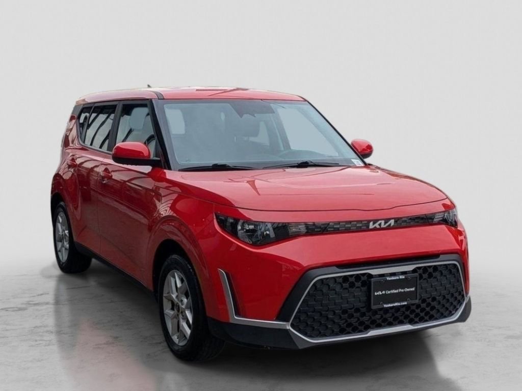 Used 2023 Kia Soul LX w/ LX Technology Package FWD image 4