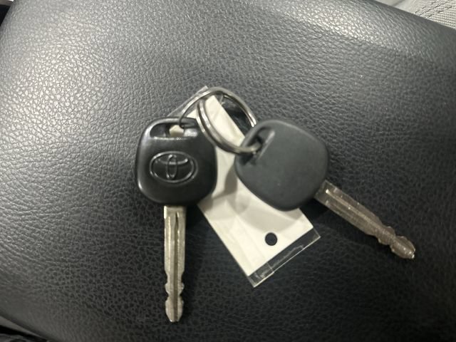 Used 2021 Toyota Tacoma SR AWD/4WD image 33