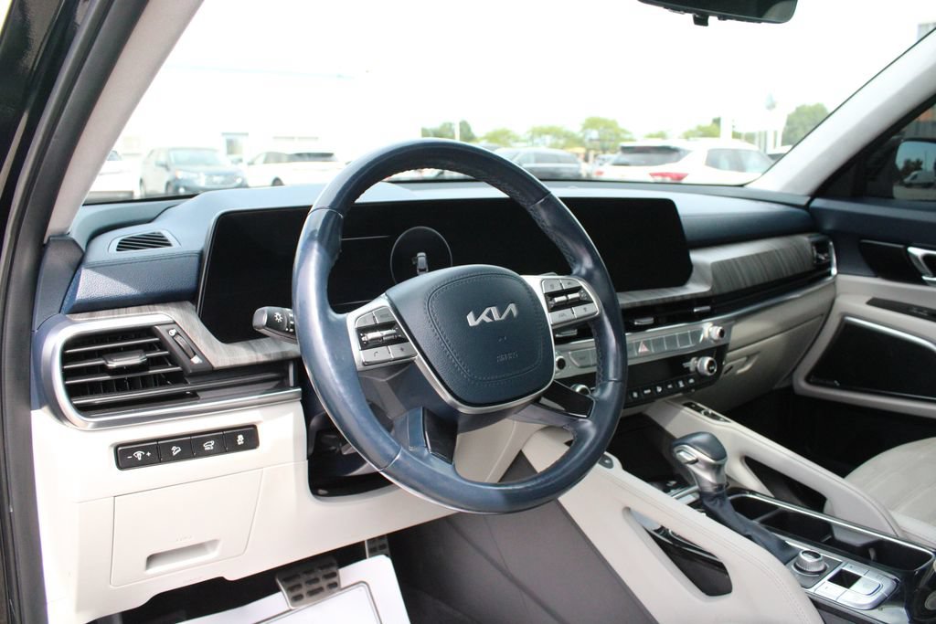 Used 2023 Kia Telluride SX Prestige AWD/4WD image 2