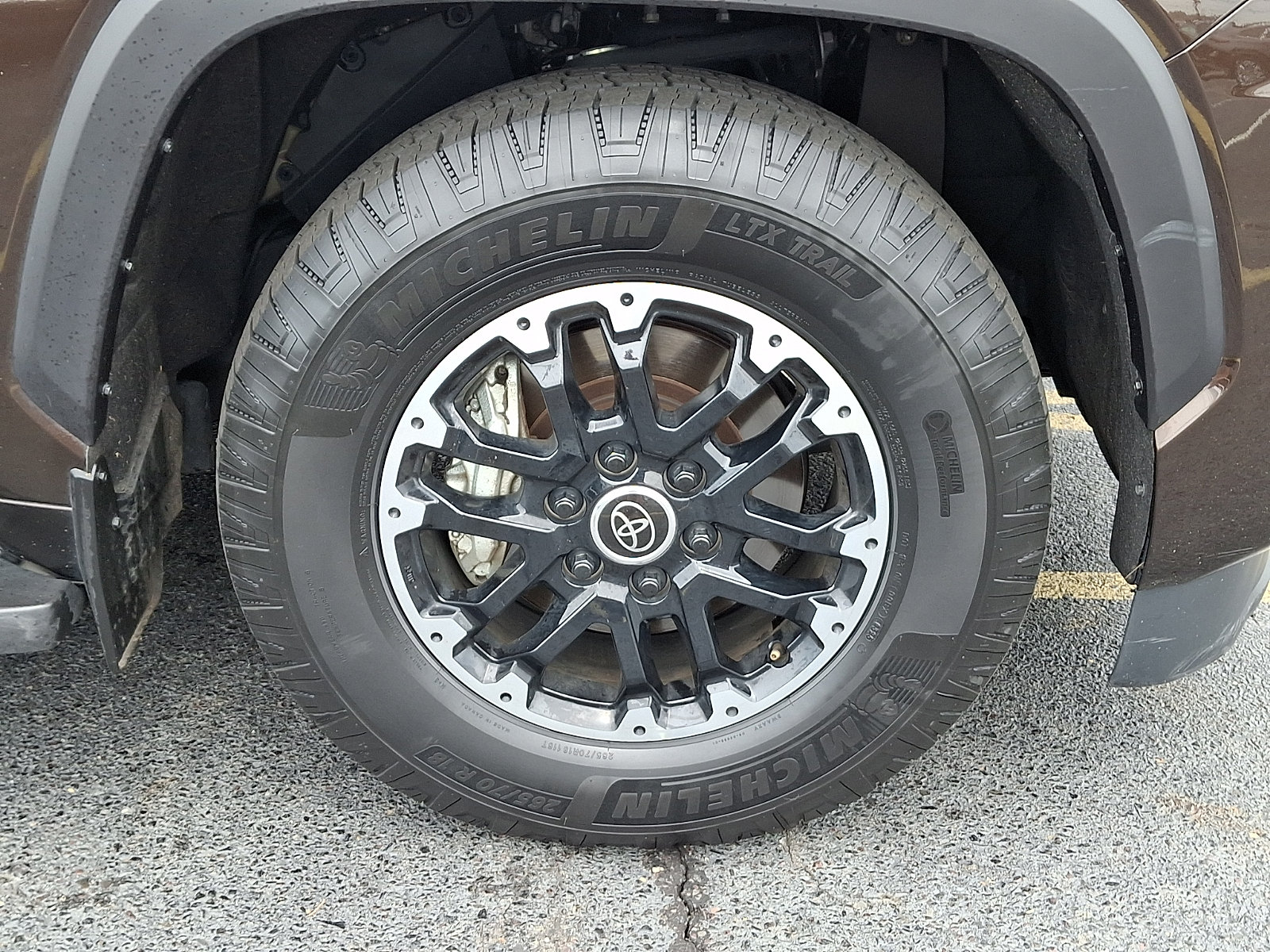 Used 2023 Toyota Sequoia SR5 w/ TRD Off-Road Package AWD/4WD image 8