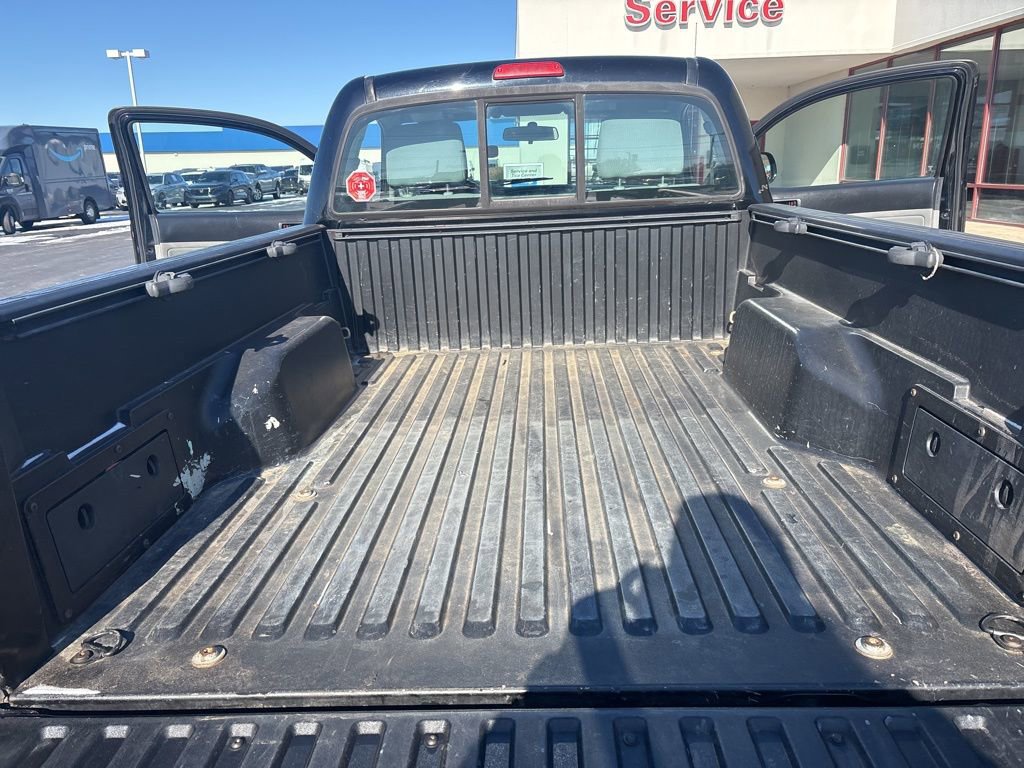 Used 2014 Toyota Tacoma 4x4 Regular Cab image 29