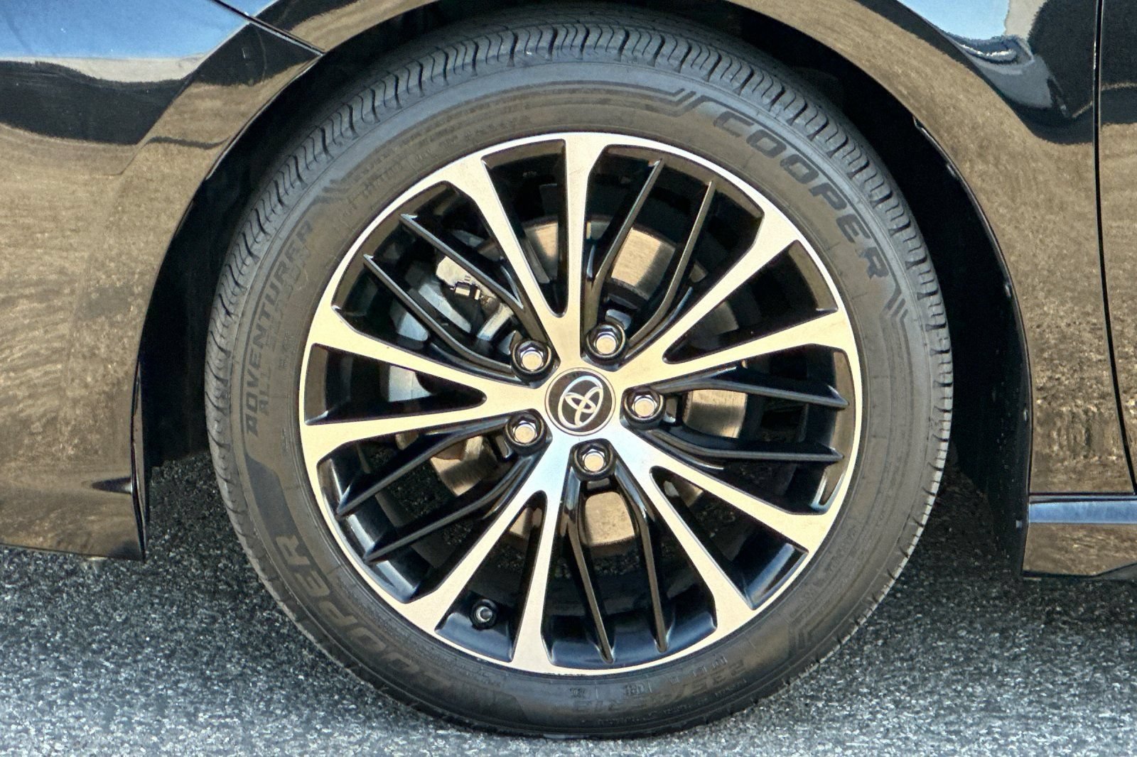 Used 2019 Toyota Camry SE FWD image 34