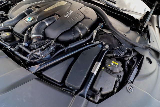 Used 2017 BMW 750i xDrive image 42