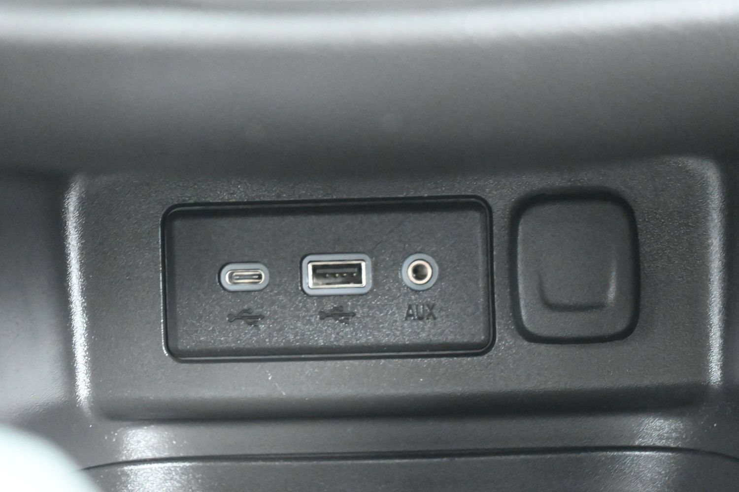 Used 2024 Chevrolet Equinox LT w/ LPO, Floor Liner Package AWD/4WD image 29