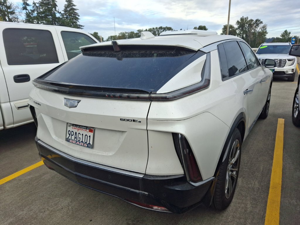 Certified 2024 Cadillac Lyriq Luxury AWD/4WD image 7