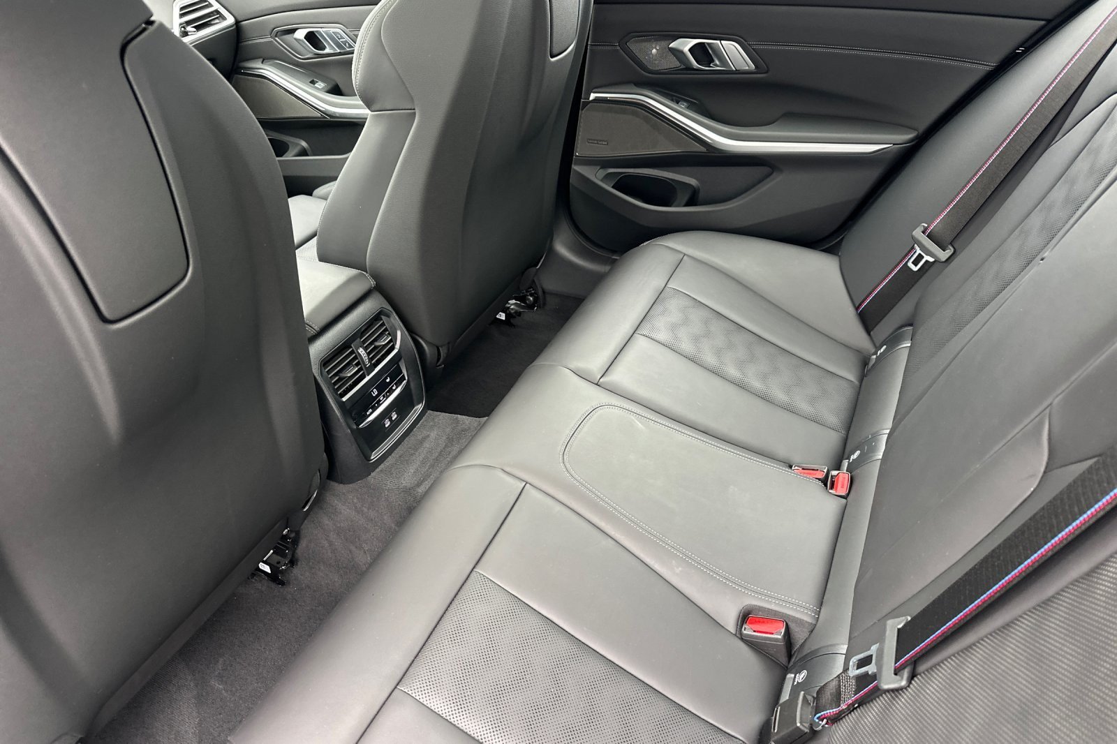 Used 2025 BMW M3 w/ Executive Package RWD image 11