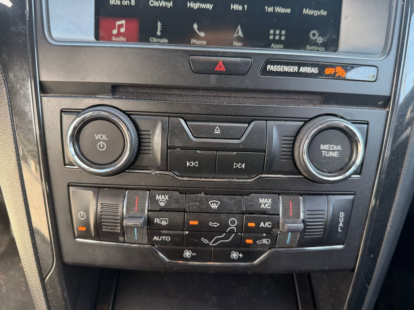 Used 2018 Ford Explorer XLT w/ Equipment Group 201A AWD/4WD image 15