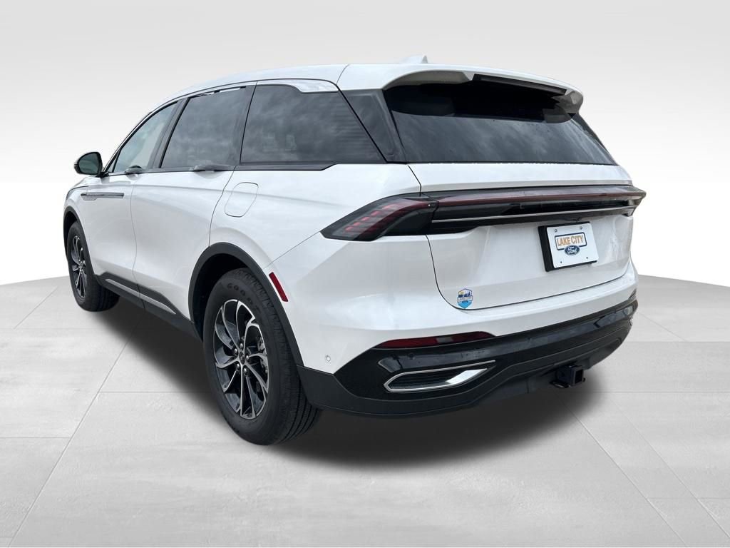 Used 2024 Lincoln Nautilus Premier w/ Equipment Group 102A image 3