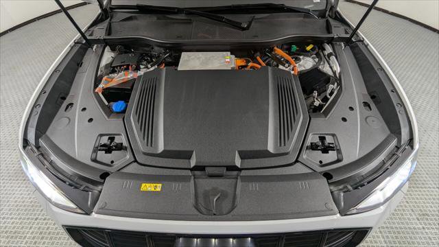 Used 2021 Audi e-tron Premium Plus w/ Premium Plus Package image 33