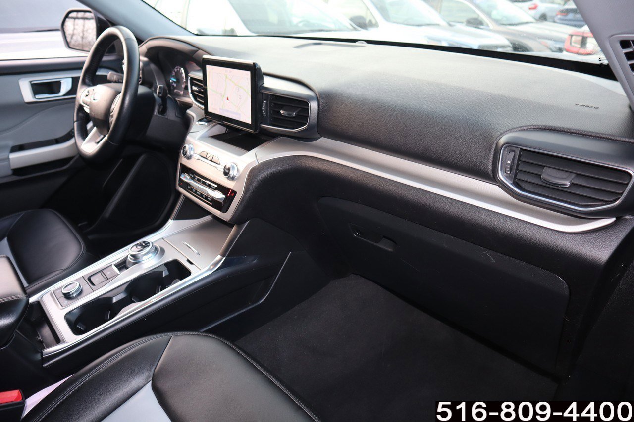 Used 2022 Ford Explorer XLT w/ Equipment Group 202A image 13