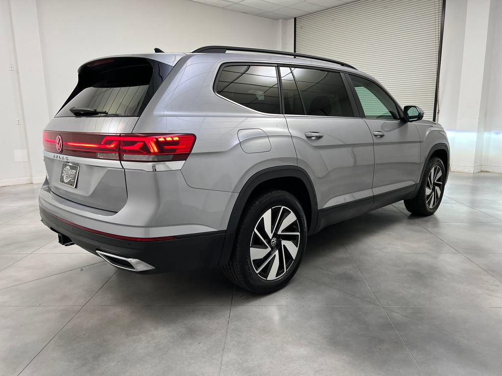 Used 2025 Volkswagen Atlas SE FWD image 9