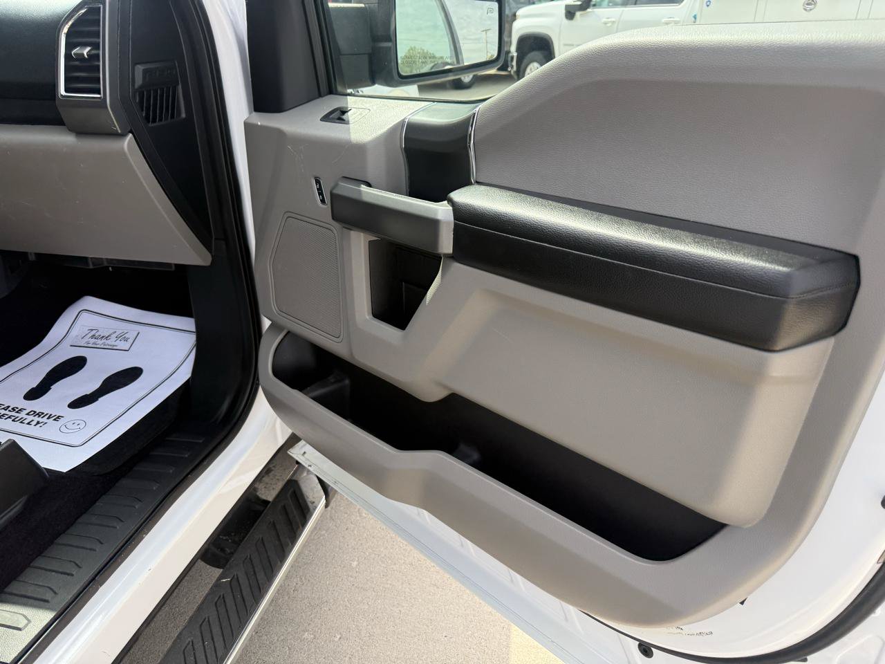 Used 2017 Ford F150 XLT w/ Equipment Group 302A Luxury AWD/4WD image 18