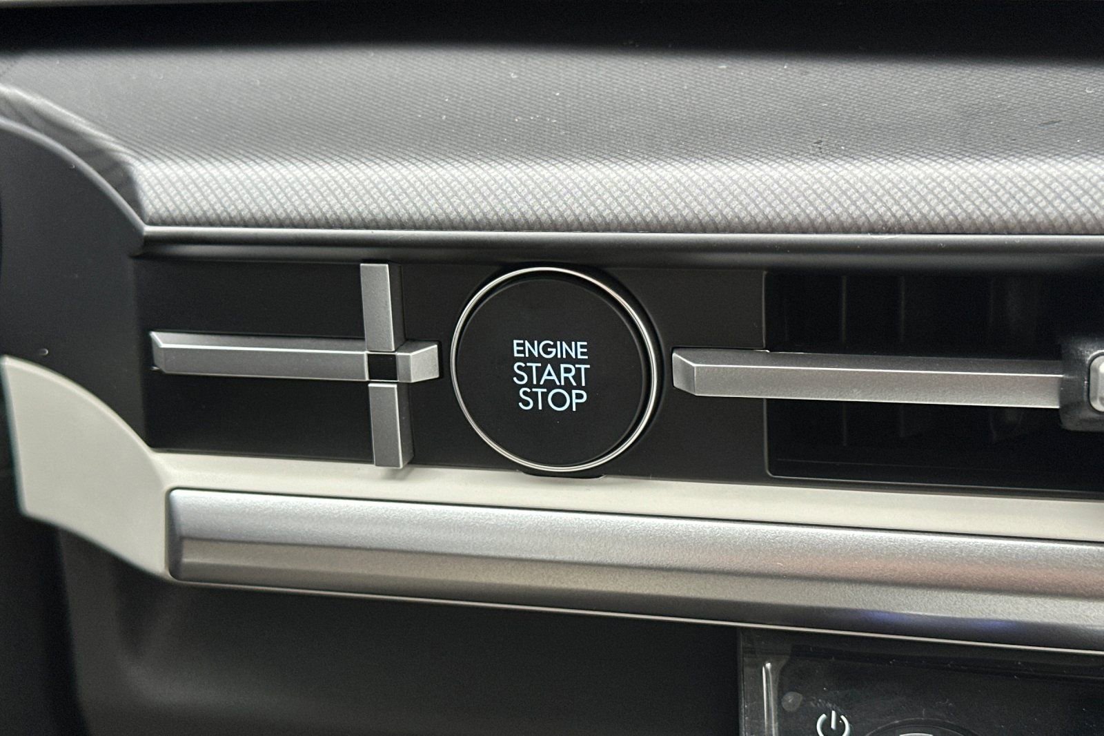 New 2026 Hyundai Santa Fe SE image 23