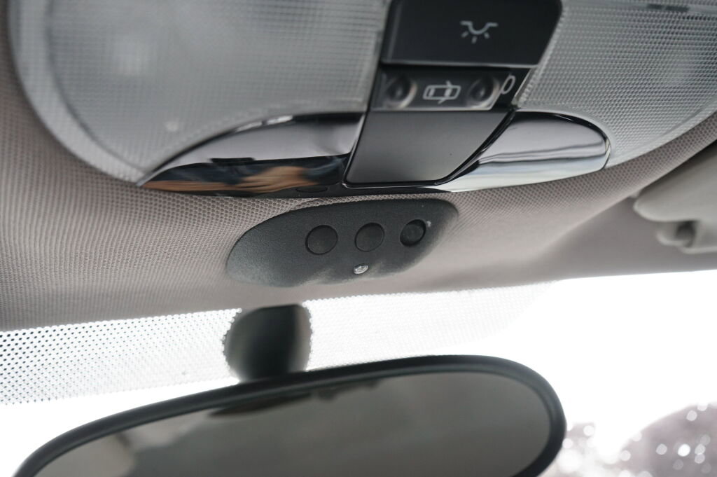 Used 2005 Chrysler Crossfire SRT-6 image 16