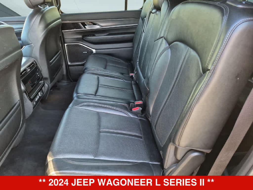 Used 2024 Jeep Wagoneer L Series II AWD/4WD image 19